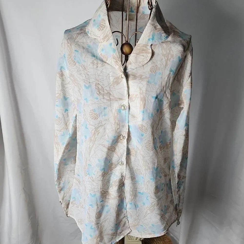 Vintage Sheer Feminine Blouse With Floral Buttons